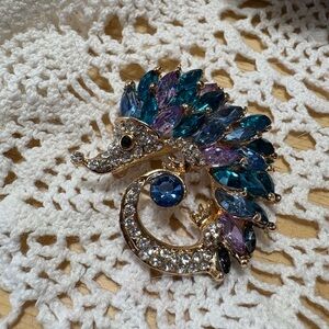 P81 Elegant Gold and Blue Pangolin Brooch